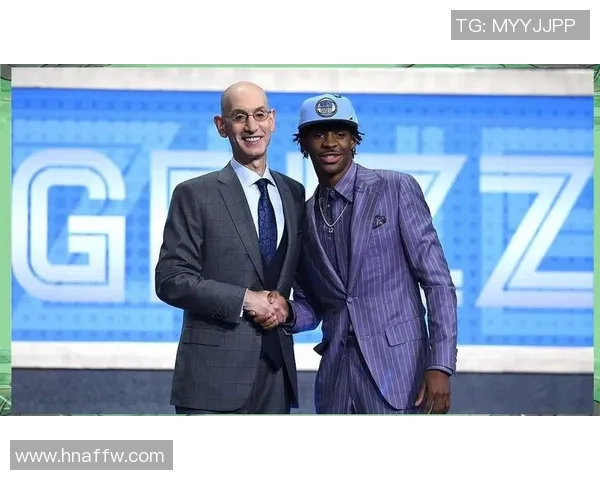 深圳篮球队的比赛经验揭秘：从巨星到团队的成长之路